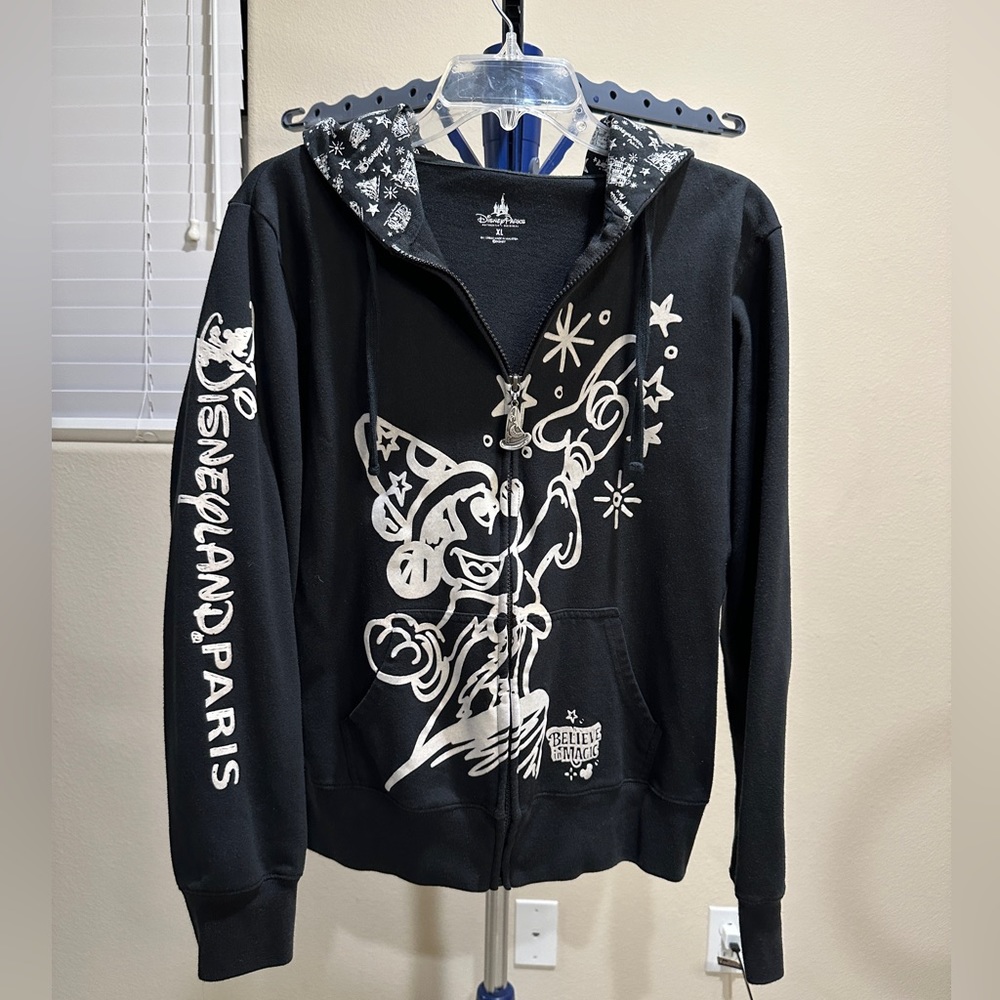 Authentic Disneyland PARIS Hoodie Women’s XL